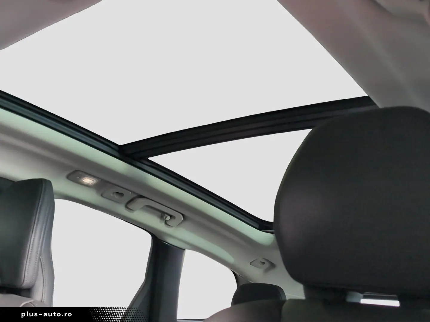 VOLVO XC60 B5 AWD R-Kam Panor Harman Voll-LED Lenkradh