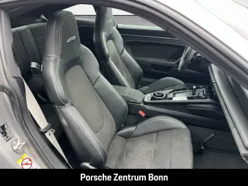 PORSCHE 992 911 Carrera 4 GTS