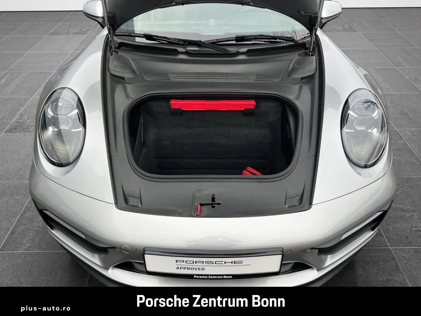 PORSCHE 992 911 Carrera 4 GTS