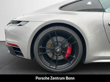 PORSCHE 992 911 Carrera 4 GTS