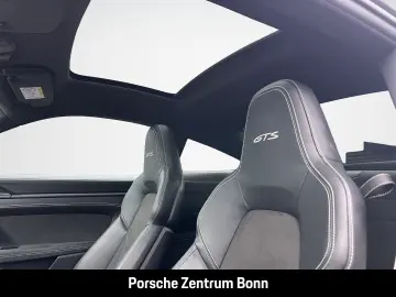 PORSCHE 992 911 Carrera 4 GTS