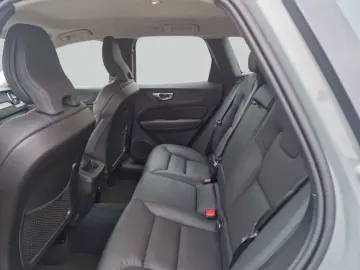 VOLVO XC60 B5 B AWD Core