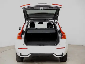 VOLVO XC60 B4 D Plus Dark  Business- & Lichtpak. 360