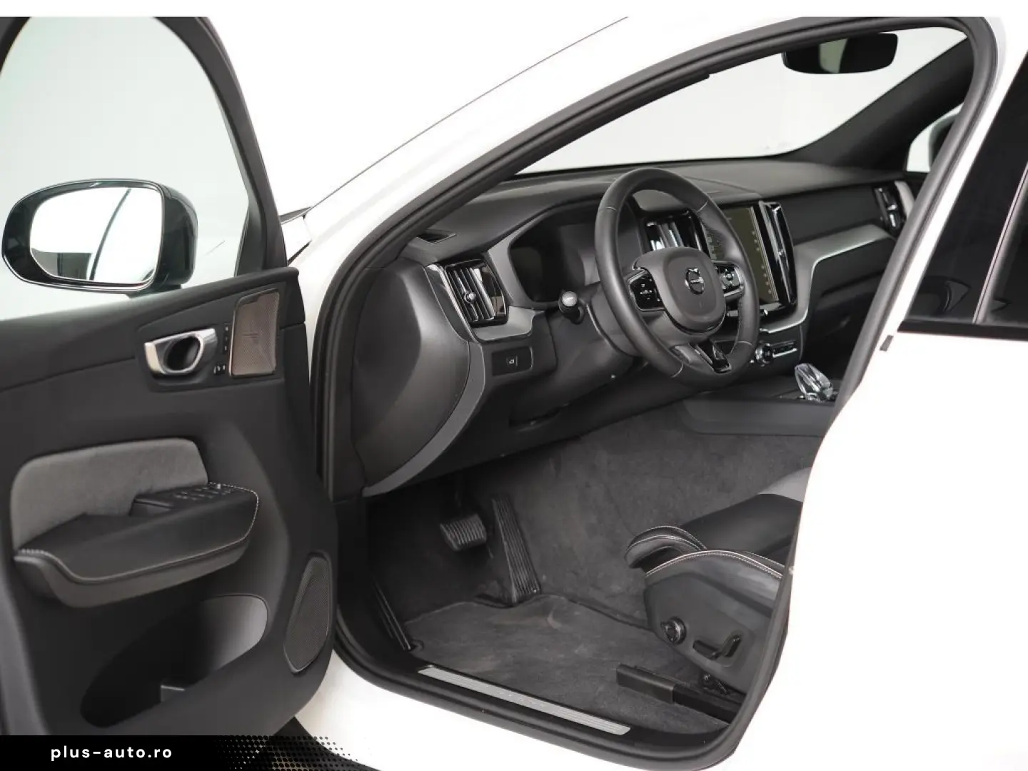 VOLVO XC60 B4 D Plus Dark  Business- & Lichtpak. 360