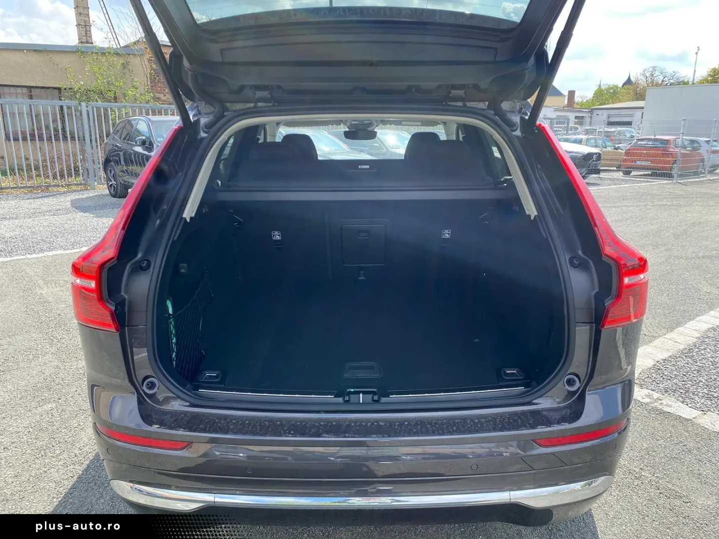 VOLVO XC60 B4 AWD Plus Bright 20  4xSHZ ACC LED STHZ