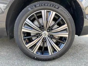 VOLVO XC60 B4 AWD Plus Bright 20  4xSHZ ACC LED STHZ