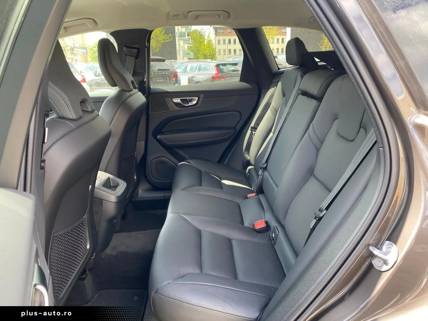 VOLVO XC60 B4 AWD Plus Bright 20  4xSHZ ACC LED STHZ