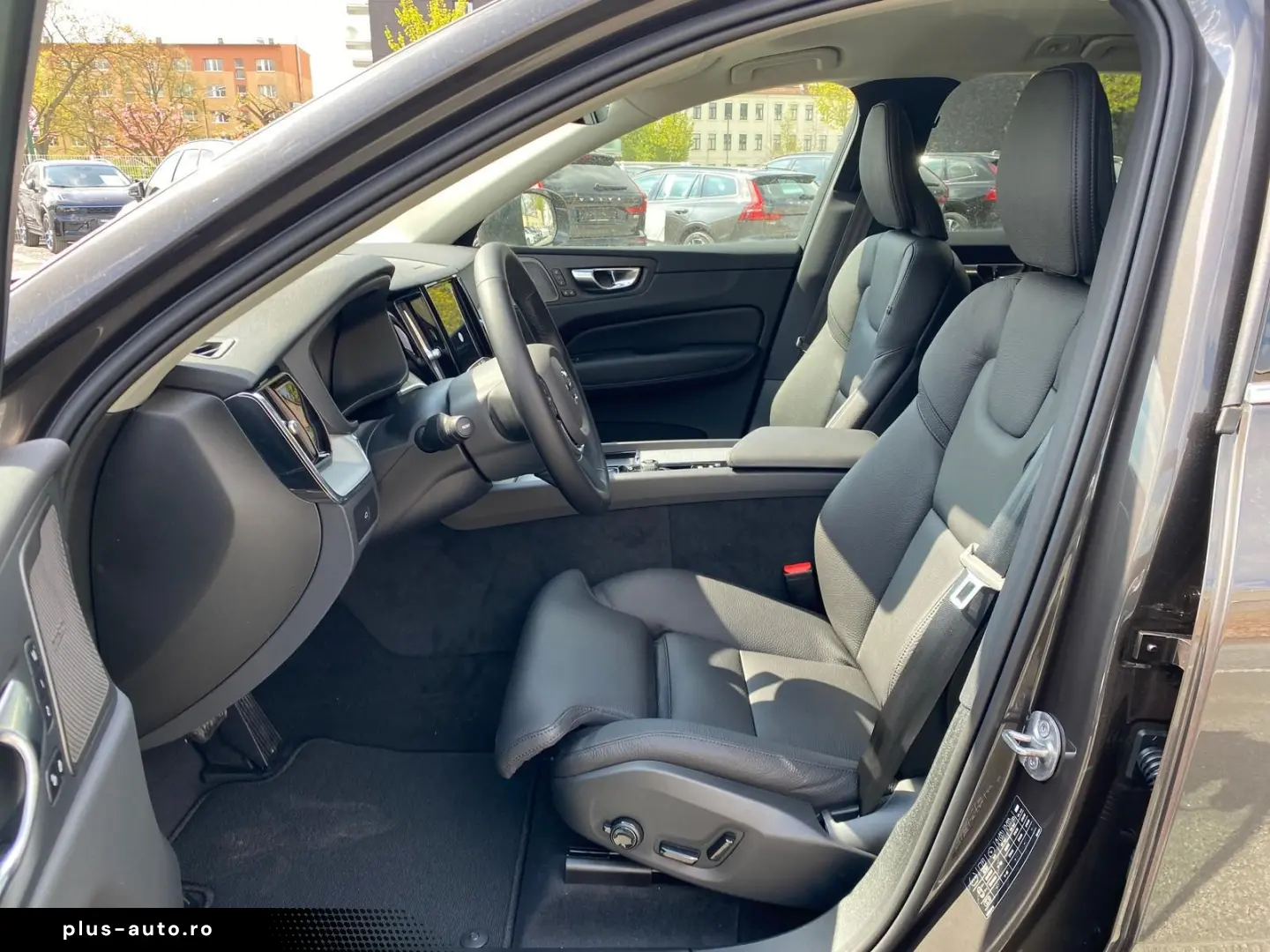 VOLVO XC60 B4 AWD Plus Bright 20  4xSHZ ACC LED STHZ