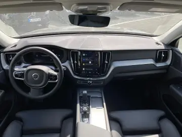 VOLVO XC60 B4 AWD Plus Bright 20  4xSHZ ACC LED STHZ