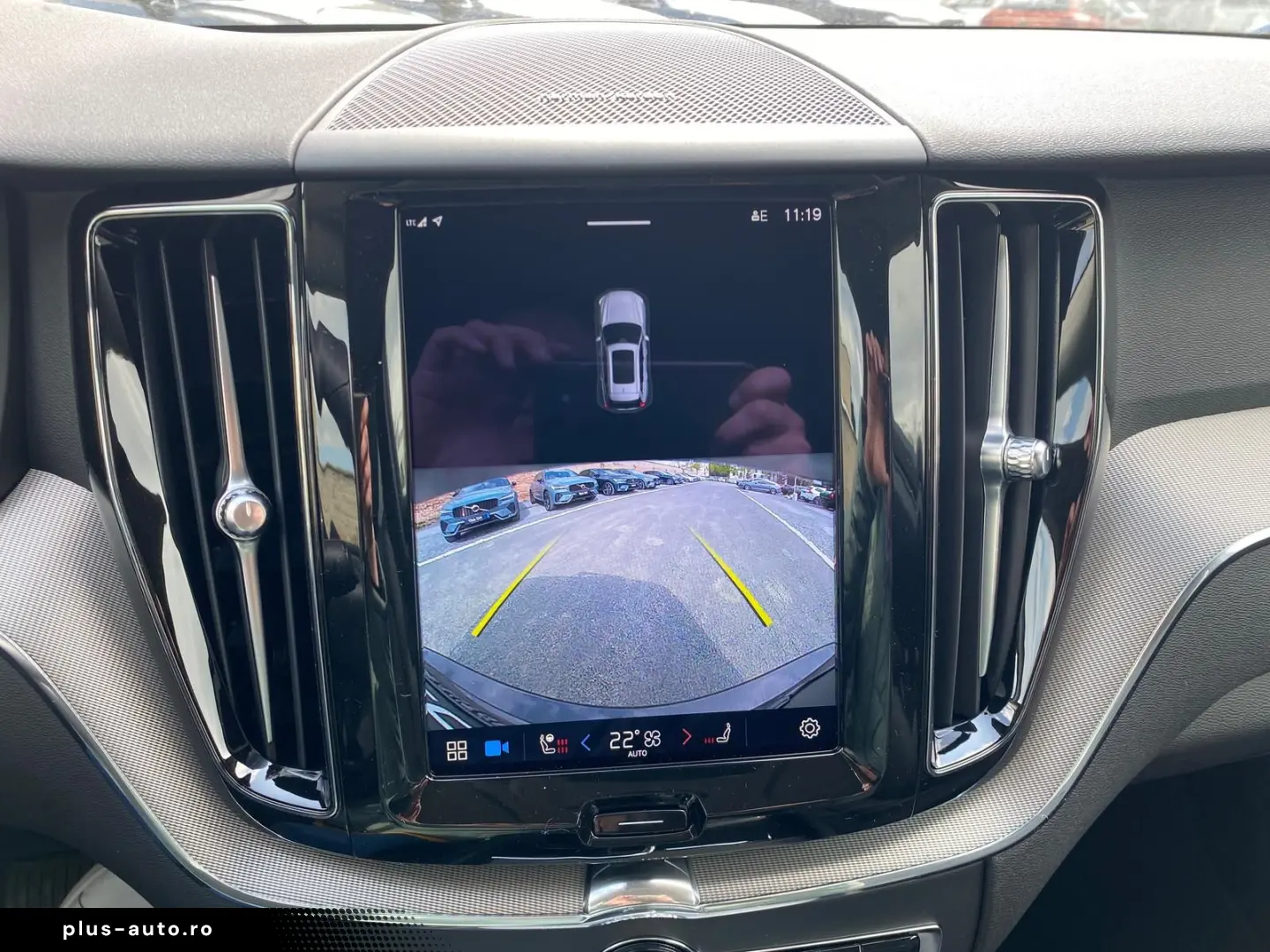 VOLVO XC60 B4 AWD Plus Bright 20  4xSHZ ACC LED STHZ