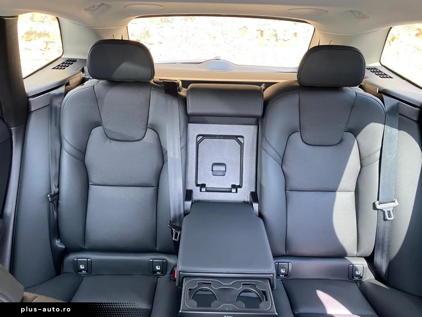 VOLVO XC60 B4 AWD Plus Bright 20  4xSHZ ACC LED STHZ