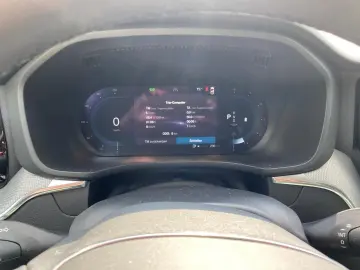 VOLVO XC60 B4 AWD Plus Bright 20  4xSHZ ACC LED STHZ