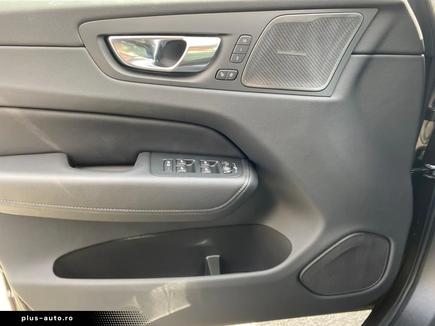 VOLVO XC60 B4 AWD Plus Bright 20  4xSHZ ACC LED STHZ