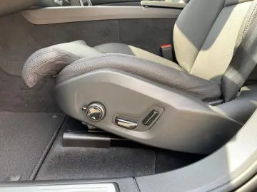 VOLVO XC60 B4 AWD Plus Bright 20  4xSHZ ACC LED STHZ