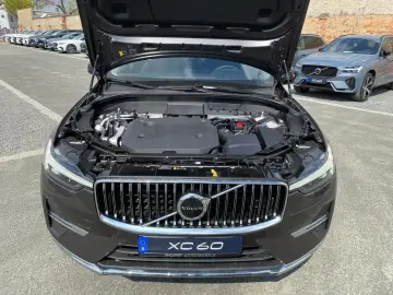 VOLVO XC60 B4 AWD Plus Bright 20  4xSHZ ACC LED STHZ