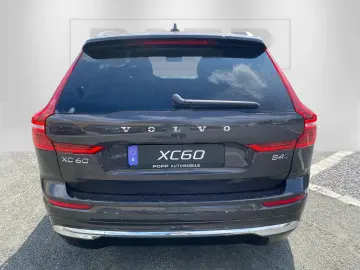 VOLVO XC60 B4 AWD Plus Bright 20  4xSHZ ACC LED STHZ