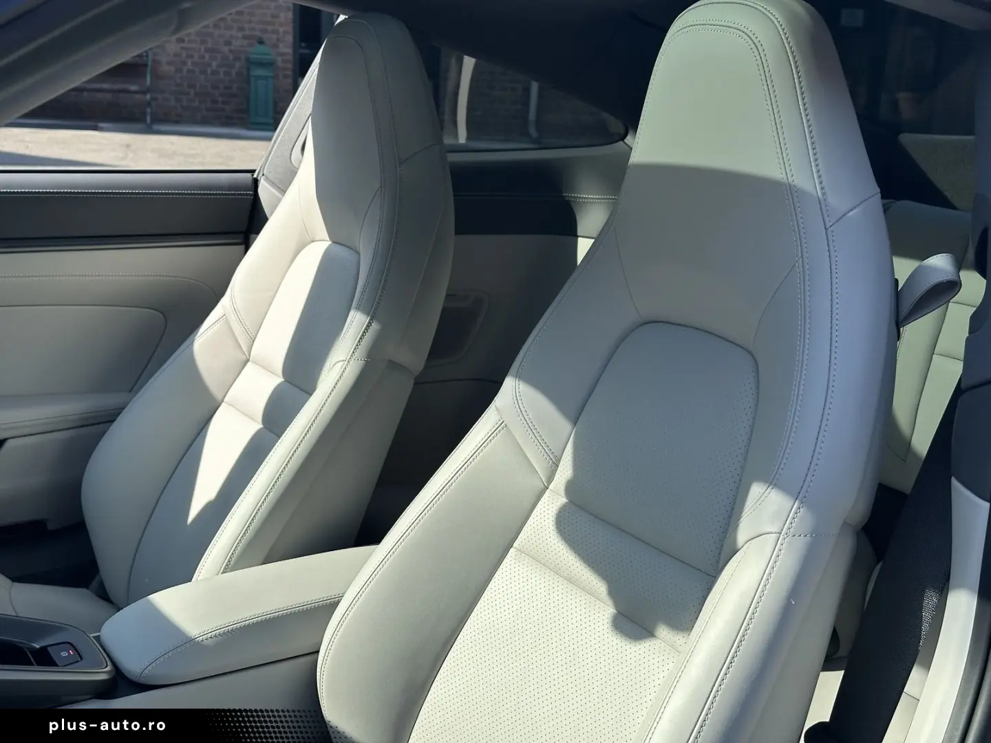 PORSCHE 992 911 Carrera 4S SPORT