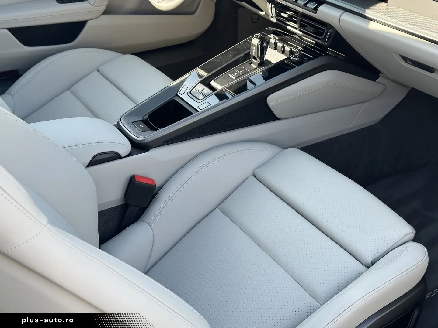 PORSCHE 992 911 Carrera 4S SPORT