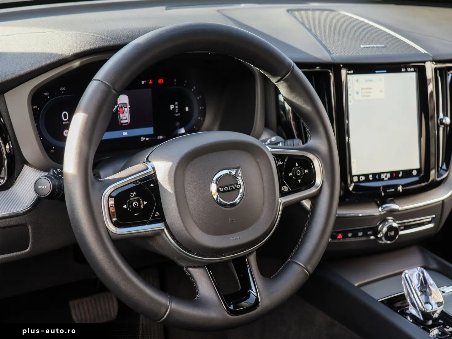 VOLVO XC60 B4 (B) Plus Dark #AHK Sitzh. PDC RFK Automa