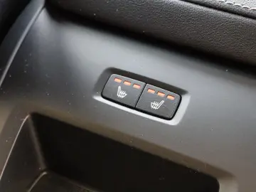 VOLVO XC60 B4 (B) Plus Dark #AHK Sitzh. PDC RFK Automa