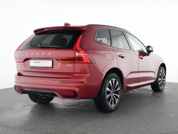 VOLVO XC60 B4 Benzin Plus Dark 19  AHK ACC H&K 360