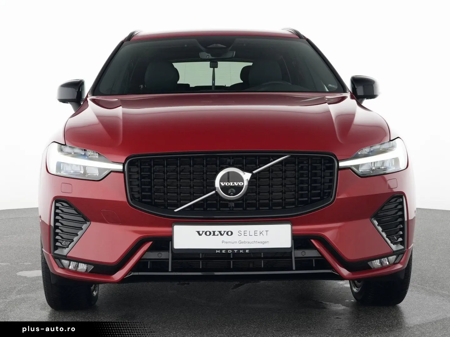 VOLVO XC60 B4 Benzin Plus Dark 19  AHK ACC H&K 360