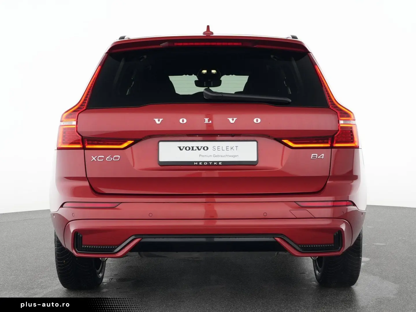 VOLVO XC60 B4 Benzin Plus Dark 19  AHK ACC H&K 360