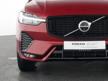 VOLVO XC60 B4 Benzin Plus Dark 19  AHK ACC H&K 360