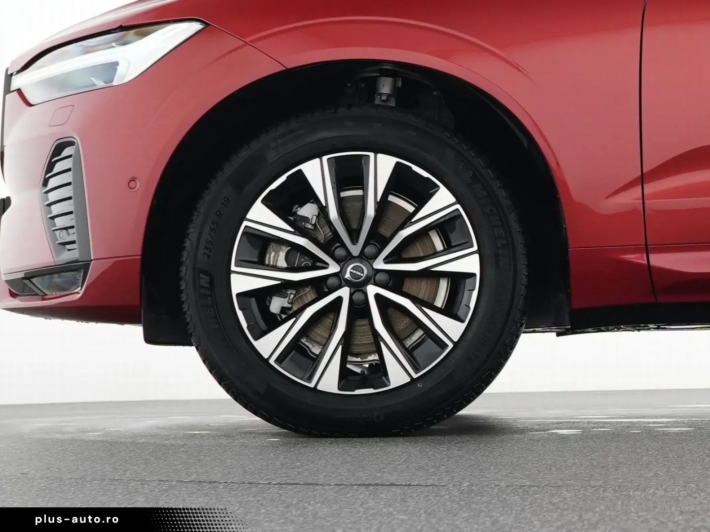 VOLVO XC60 B4 Benzin Plus Dark 19  AHK ACC H&K 360