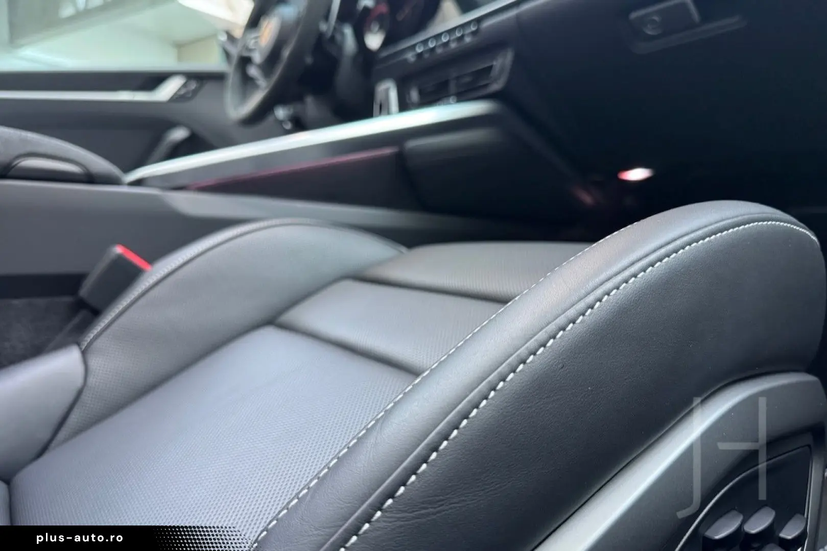 PORSCHE 992 Carrera 4S Cabriolet