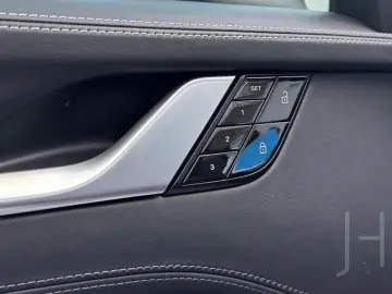 PORSCHE 992 Carrera 4S Cabriolet