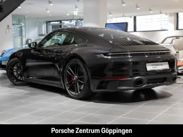 PORSCHE 992 911 Carrera 4 GTS