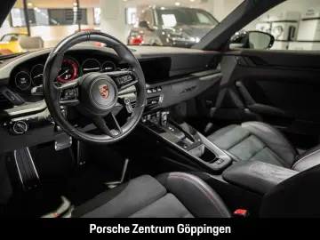 PORSCHE 992 911 Carrera 4 GTS
