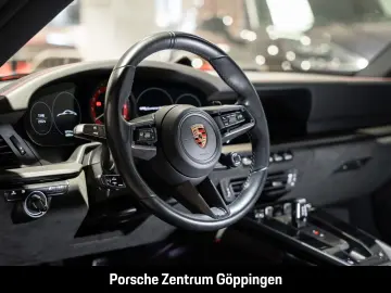 PORSCHE 992 911 Carrera 4 GTS
