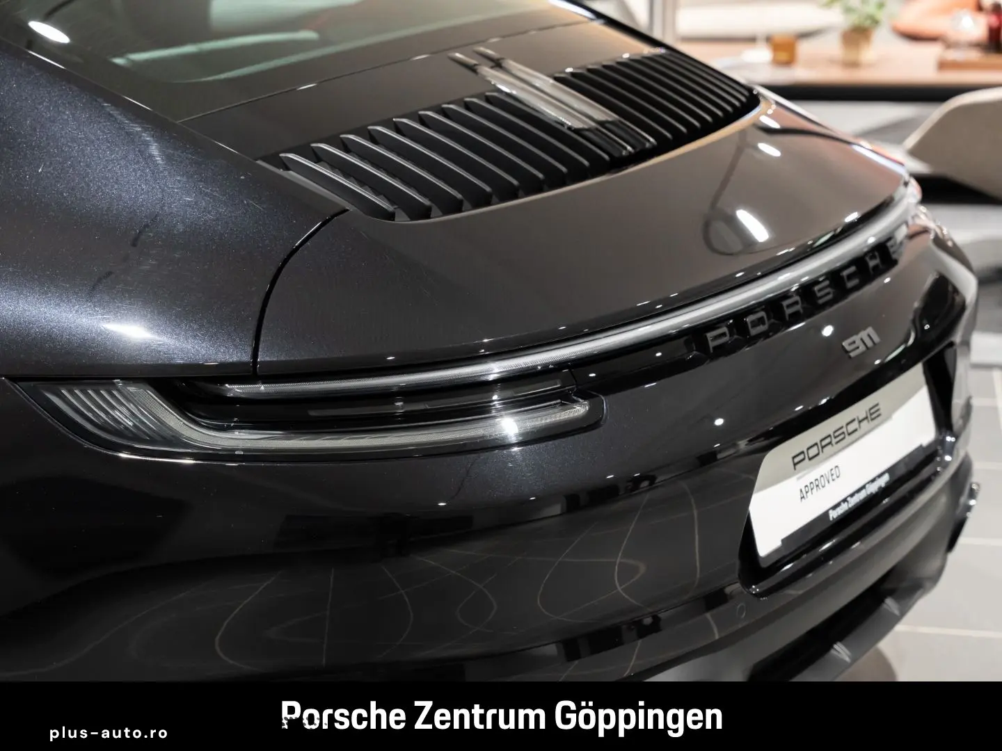 PORSCHE 992 911 Carrera 4 GTS