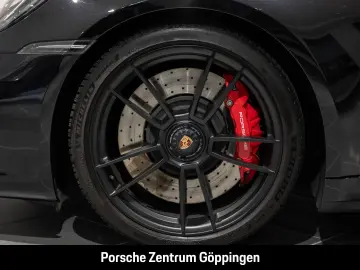 PORSCHE 992 911 Carrera 4 GTS