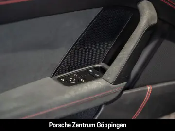 PORSCHE 992 911 Carrera 4 GTS