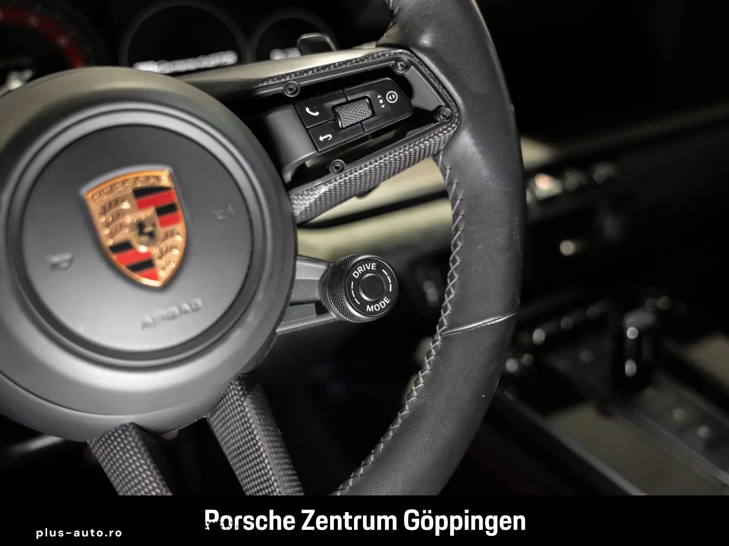 PORSCHE 992 911 Carrera 4 GTS