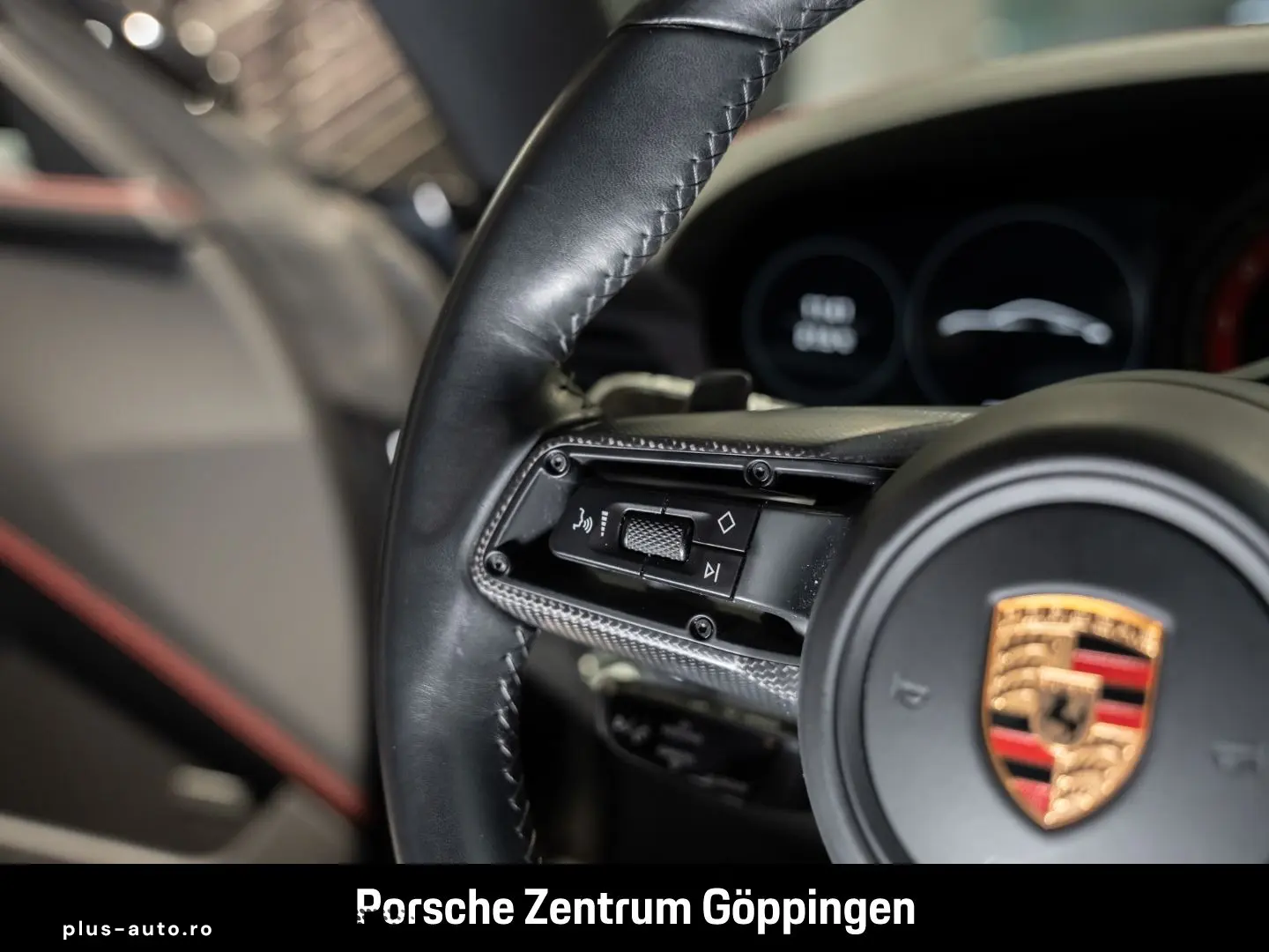 PORSCHE 992 911 Carrera 4 GTS