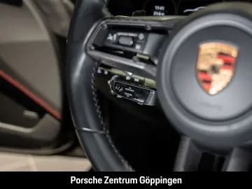 PORSCHE 992 911 Carrera 4 GTS