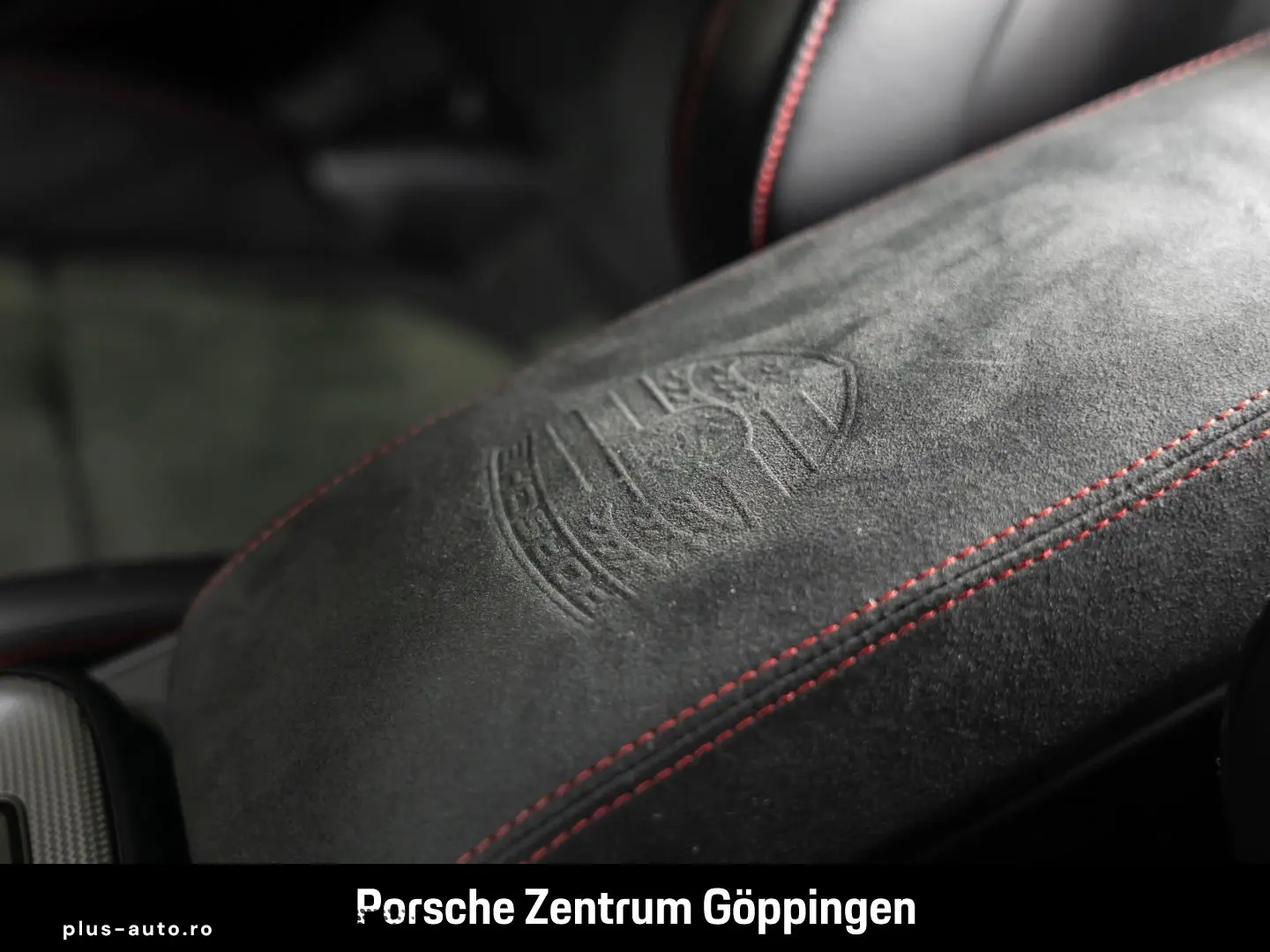 PORSCHE 992 911 Carrera 4 GTS