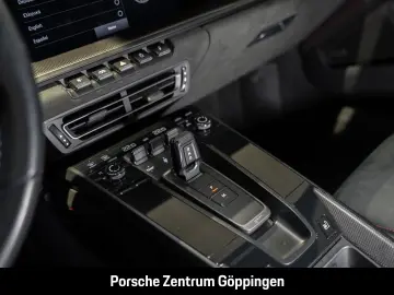 PORSCHE 992 911 Carrera 4 GTS