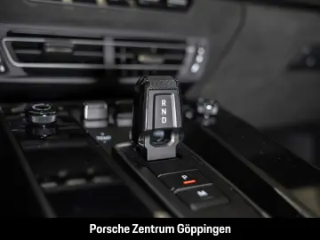PORSCHE 992 911 Carrera 4 GTS