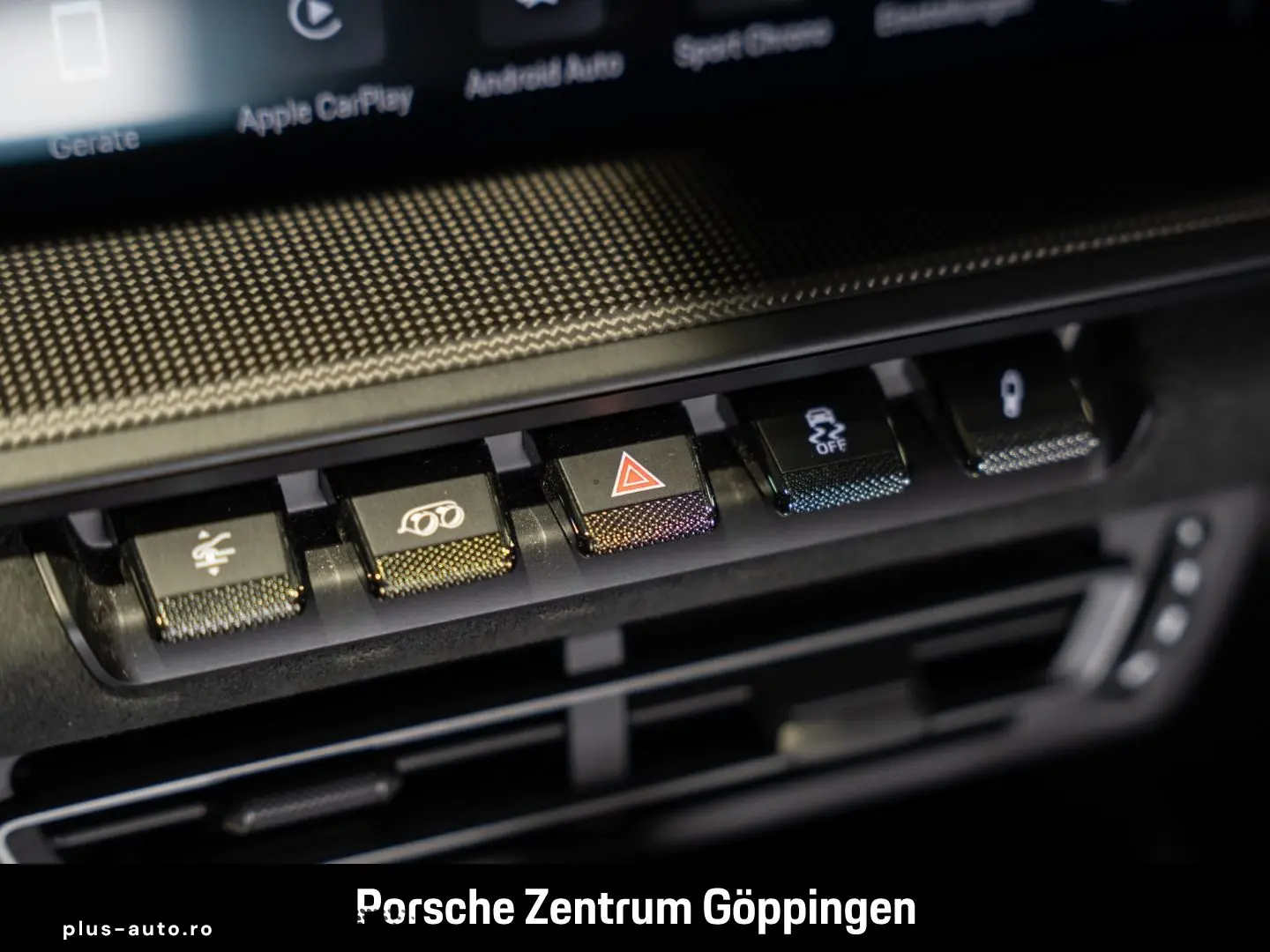 PORSCHE 992 911 Carrera 4 GTS