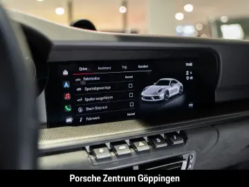 PORSCHE 992 911 Carrera 4 GTS