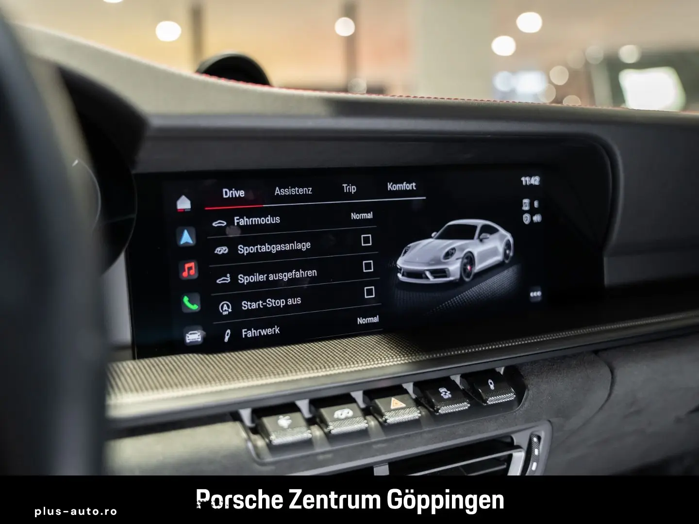 PORSCHE 992 911 Carrera 4 GTS