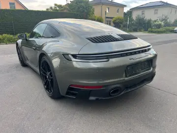 PORSCHE 992 911 Carrera4 GTS
