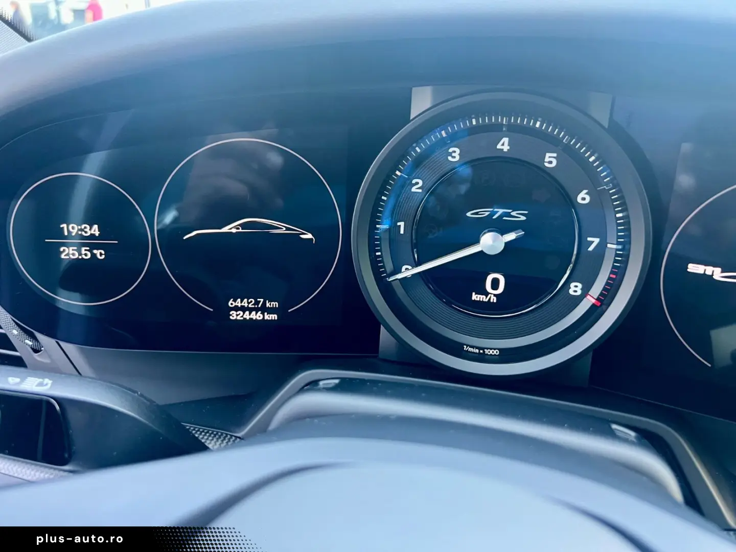 PORSCHE 992 911 Carrera4 GTS