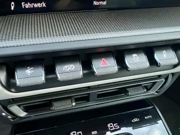 PORSCHE 992 911 Carrera4 GTS