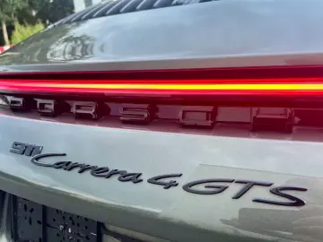 PORSCHE 992 911 Carrera4 GTS